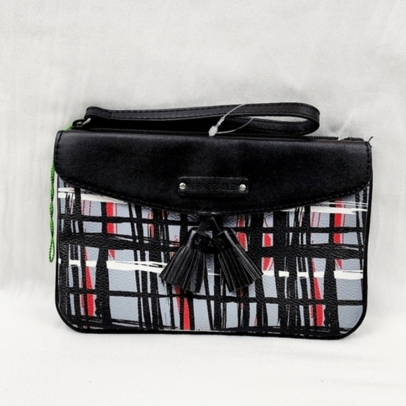 NEW Vera Bradley Multi Color Tossel Art Plaid Wristlet